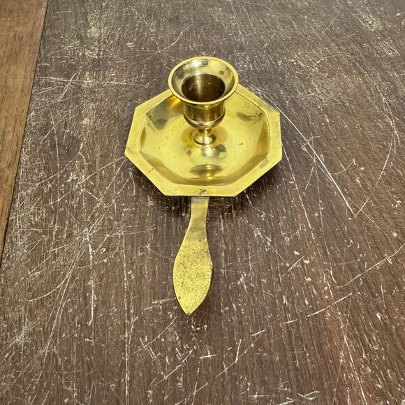 Vintage solid polished brass candle stick holder with handle - Picture 3 of 7